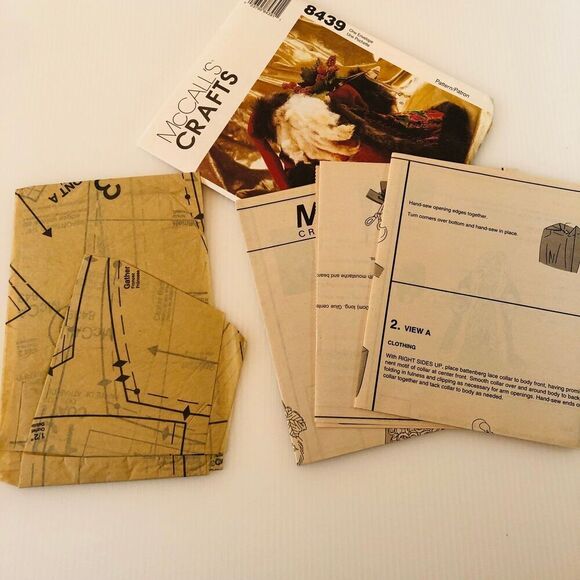 CUT Vintage 90s Sewing Pattern McCalls Crafts 8439 Father Christmas Doll - Picture 4 of 4